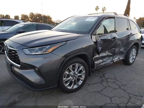 5TDKDRBH1RS528824 2024 TOYOTA HIGHLANDER - Image 2