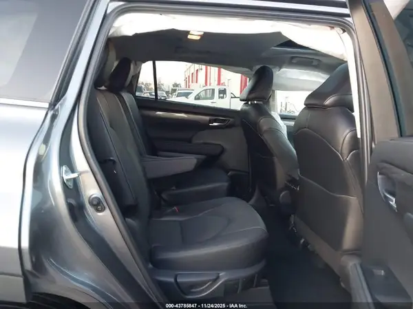 5TDKDRBH1RS528824 2024 TOYOTA HIGHLANDER - Image 8