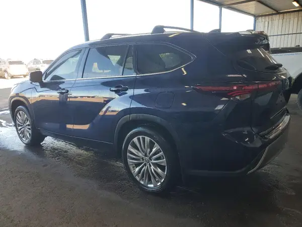 5TDKDRBH1RS531593 2024 TOYOTA HIGHLANDER - Image 2