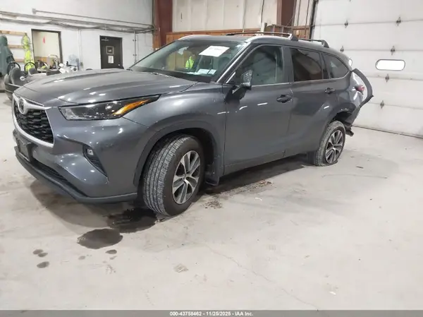 5TDKDRBH1RS541475 2024 TOYOTA HIGHLANDER - Image 2