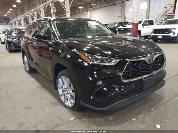 5TDKDRBH1RS556249 2024 TOYOTA HIGHLANDER - Image 1