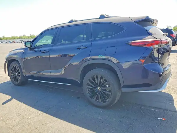 5TDKDRBH1RS557062 2024 TOYOTA HIGHLANDER - Image 2