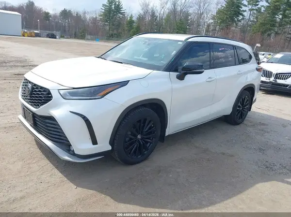 5TDKDRBH1RS560981 2024 TOYOTA HIGHLANDER - Image 2
