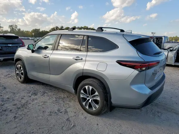5TDKDRBH1RS566702 2024 TOYOTA HIGHLANDER - Image 2