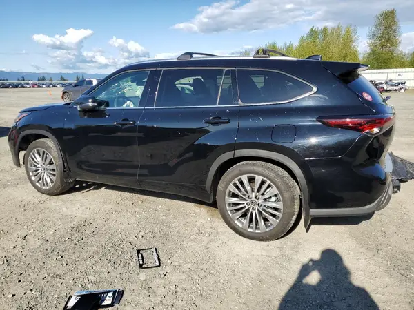 5TDKDRBH1RS569096 2024 TOYOTA HIGHLANDER - Image 2