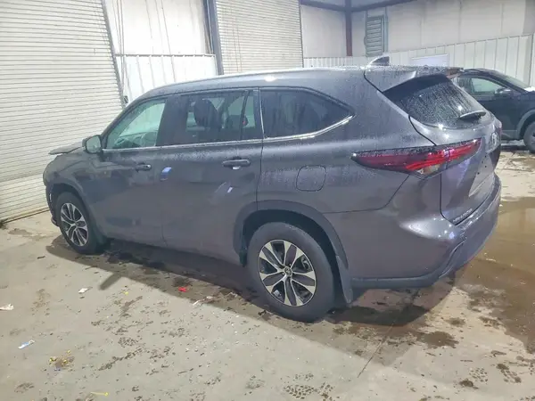 5TDKDRBH1RS570877 2024 TOYOTA HIGHLANDER - Image 2