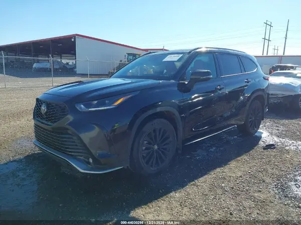 5TDKDRBH1SS582730 2025 TOYOTA HIGHLANDER - Image 2