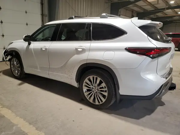 5TDKDRBH1SS585885 2025 TOYOTA HIGHLANDER - Image 2