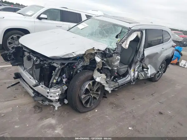 5TDKDRBH1SS588057 2025 TOYOTA HIGHLANDER - Image 2