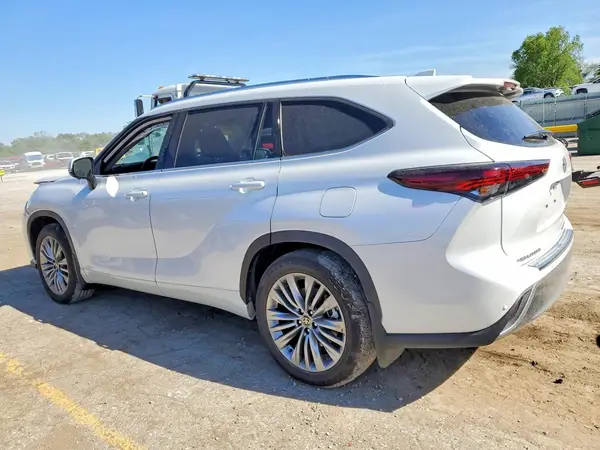 5TDKDRBH1SS592013 2025 TOYOTA HIGHLANDER - Image 2