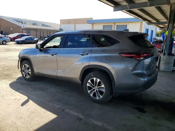 5TDKDRBH1TS603352 2026 TOYOTA HIGHLANDER - Image 2