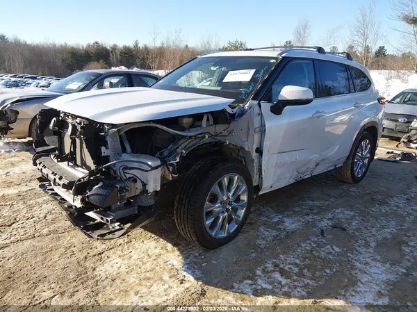 5TDKDRBH2PS003414 2023 TOYOTA HIGHLANDER - Image 2