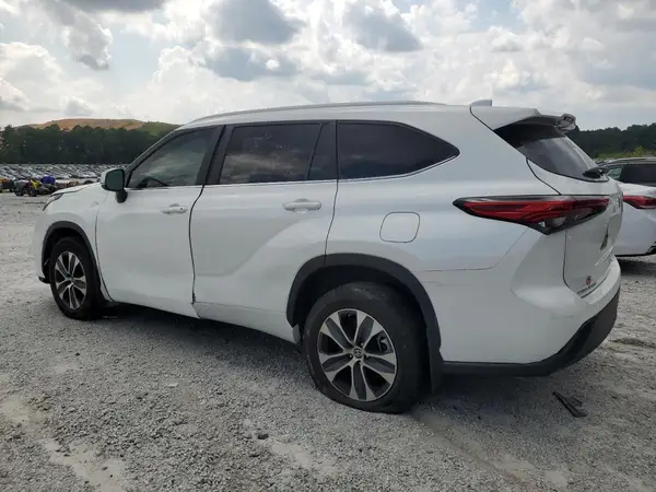 5TDKDRBH2PS007561 2023 TOYOTA HIGHLANDER - Image 2