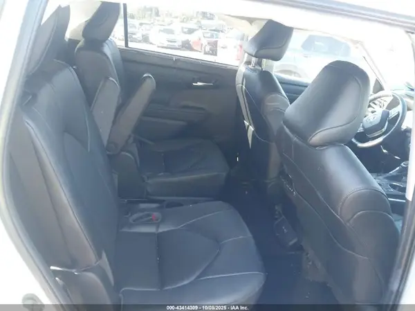 5TDKDRBH2PS010587 2023 TOYOTA HIGHLANDER - Image 8