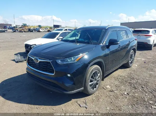 5TDKDRBH2PS010847 2023 TOYOTA HIGHLANDER - Image 2