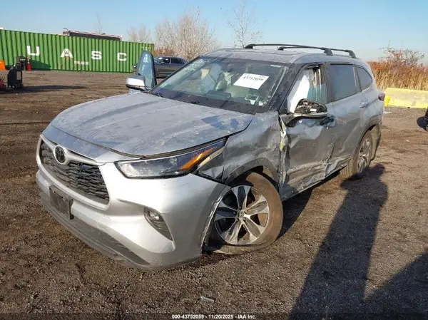 5TDKDRBH2PS014459 2023 TOYOTA HIGHLANDER - Image 2