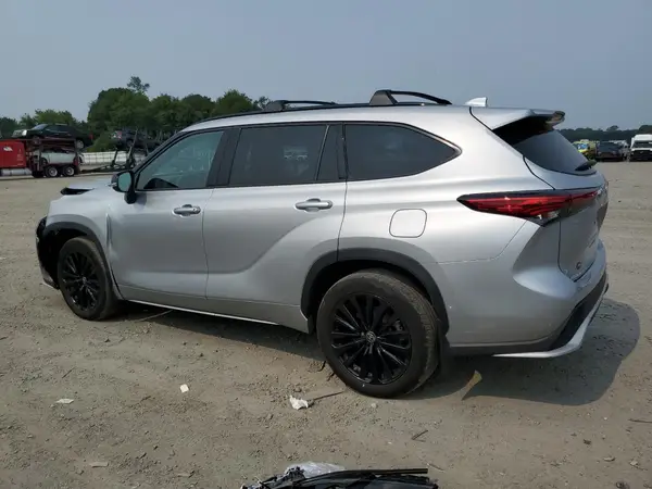 5TDKDRBH2PS015515 2023 TOYOTA HIGHLANDER - Image 2