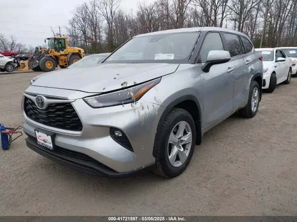 5TDKDRBH2PS015689 2023 TOYOTA HIGHLANDER - Image 2