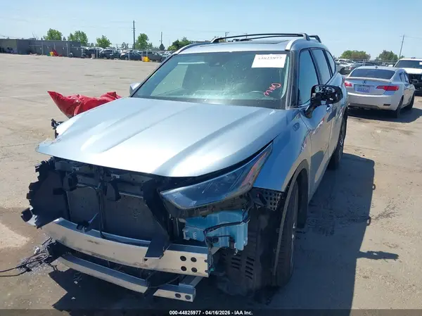 5TDKDRBH2PS017362 2023 TOYOTA HIGHLANDER - Image 2