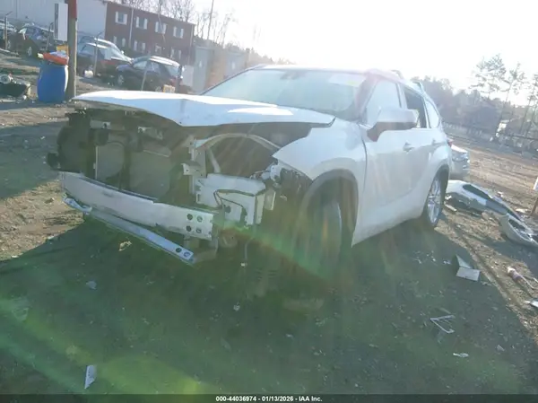 5TDKDRBH2PS017698 2023 TOYOTA HIGHLANDER - Image 2