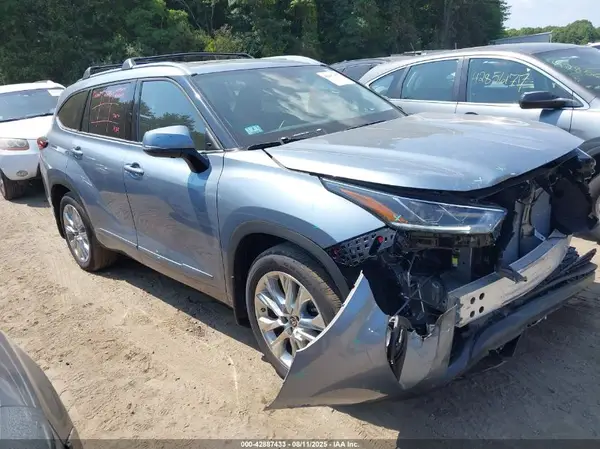 5TDKDRBH2PS018656 2023 TOYOTA HIGHLANDER - Image 1