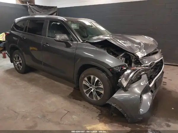 5TDKDRBH2PS022528 2023 TOYOTA HIGHLANDER - Image 1