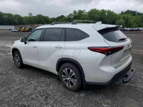 5TDKDRBH2PS024392 2023 TOYOTA HIGHLANDER - Image 2