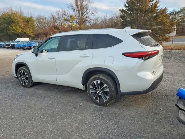 5TDKDRBH2PS028300 2023 TOYOTA HIGHLANDER - Image 2