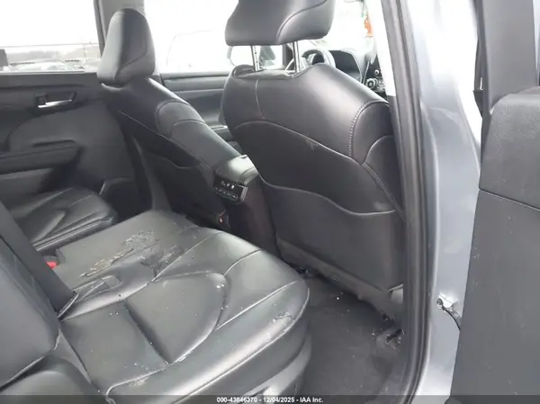 5TDKDRBH2PS029818 2023 TOYOTA HIGHLANDER - Image 8