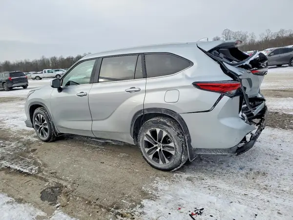 5TDKDRBH2PS033092 2023 TOYOTA HIGHLANDER - Image 2