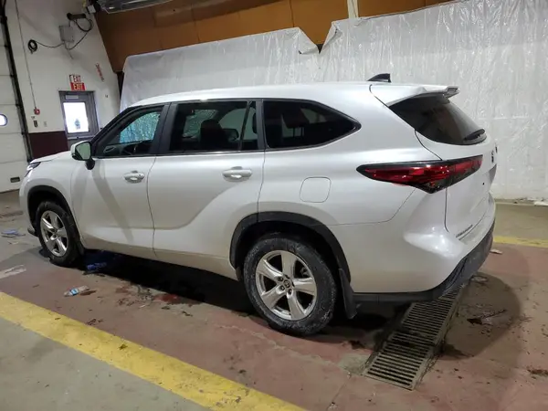 5TDKDRBH2PS033433 2023 TOYOTA HIGHLANDER - Image 2