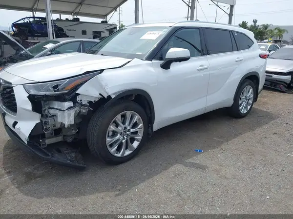 5TDKDRBH2PS040382 2023 TOYOTA HIGHLANDER - Image 2