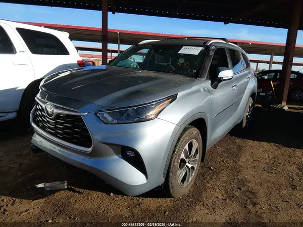 5TDKDRBH2PS044156 2023 TOYOTA HIGHLANDER - Image 2