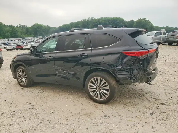 5TDKDRBH2PS046537 2023 TOYOTA HIGHLANDER - Image 2