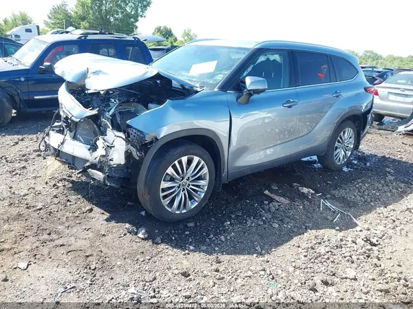 5TDKDRBH2PS047171 2023 TOYOTA HIGHLANDER - Image 2