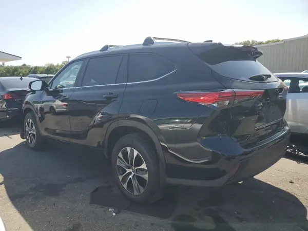 5TDKDRBH2PS505419 2023 TOYOTA HIGHLANDER - Image 2
