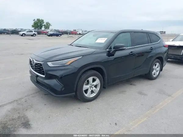 5TDKDRBH2PS515299 2023 TOYOTA HIGHLANDER - Image 2