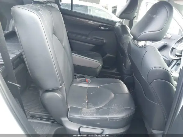 5TDKDRBH2PS515755 2023 TOYOTA HIGHLANDER - Image 8