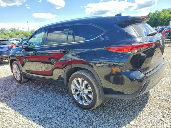 5TDKDRBH2PS517974 2023 TOYOTA HIGHLANDER - Image 2