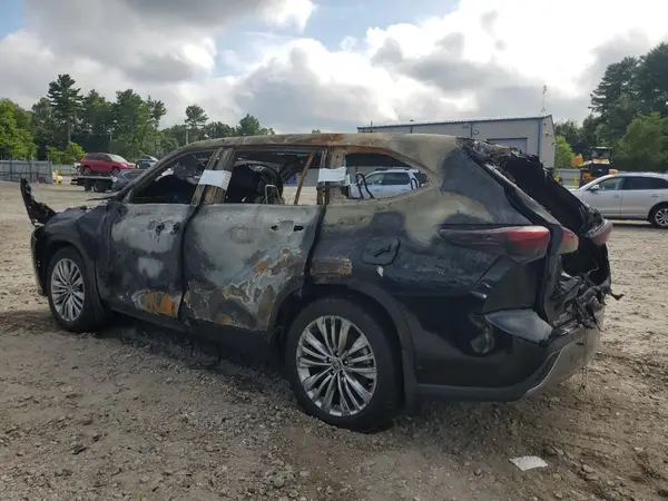 5TDKDRBH2PS521006 2023 TOYOTA HIGHLANDER - Image 2