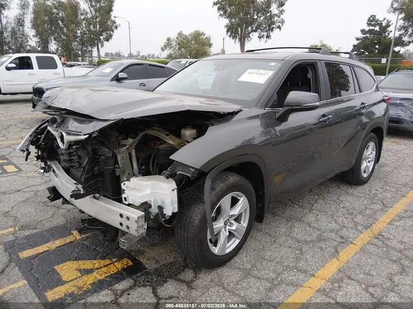 5TDKDRBH2PS522205 2023 TOYOTA HIGHLANDER - Image 2