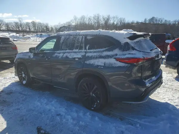 5TDKDRBH2PS525816 2023 TOYOTA HIGHLANDER - Image 2