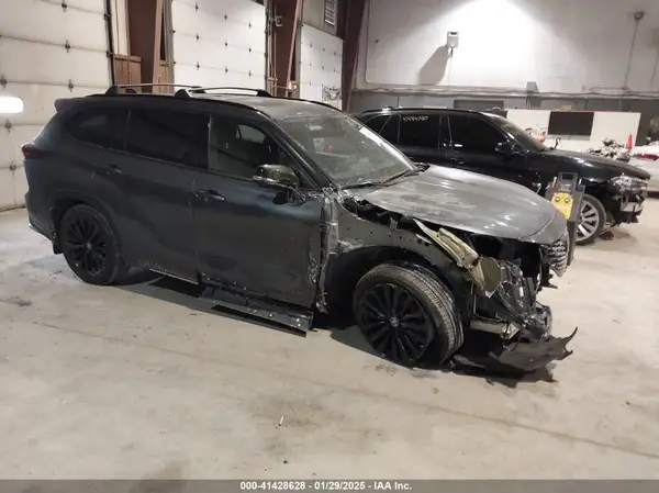 5TDKDRBH2RS528556 2024 TOYOTA HIGHLANDER - Image 1