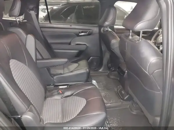 5TDKDRBH2RS528556 2024 TOYOTA HIGHLANDER - Image 8
