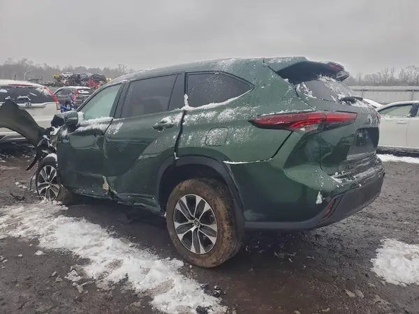 5TDKDRBH2RS531568 2024 TOYOTA HIGHLANDER - Image 2