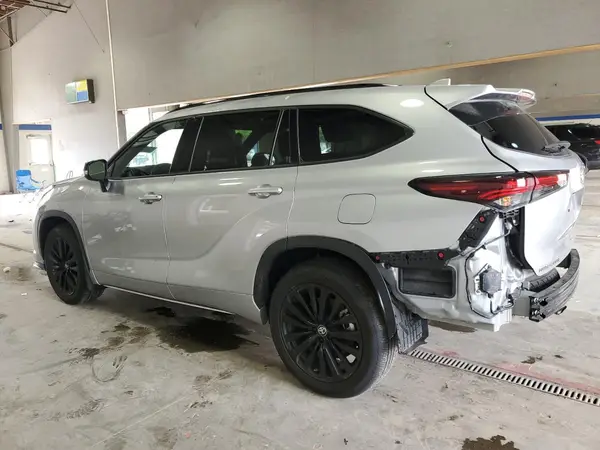 5TDKDRBH2RS536902 2024 TOYOTA HIGHLANDER - Image 2