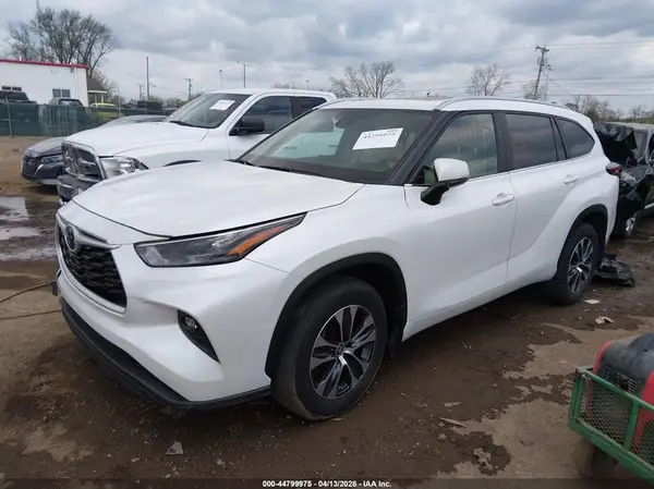 5TDKDRBH2RS545969 2024 TOYOTA HIGHLANDER - Image 2