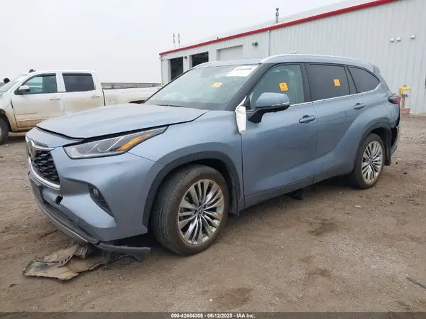 5TDKDRBH2RS547673 2024 TOYOTA HIGHLANDER - Image 2