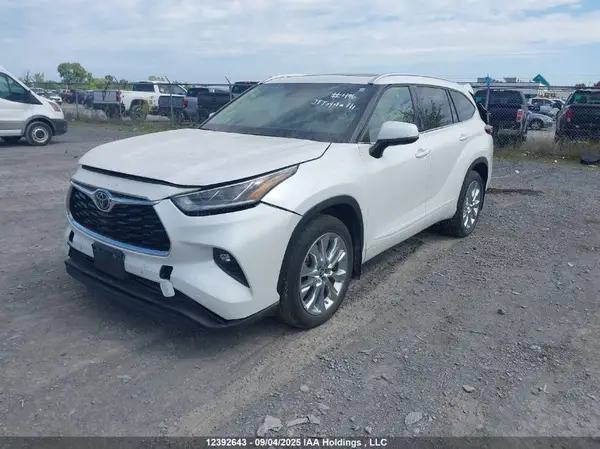 5TDKDRBH2RS549746 2024 TOYOTA HIGHLANDER - Image 2