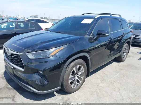5TDKDRBH2RS560830 2024 TOYOTA HIGHLANDER - Image 2